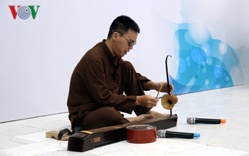 Dan bau (monochord) embodies Vietnamese culture - ảnh 1